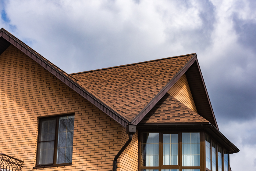 Metal Vs. Asphalt Roofing: A Cost Analysis