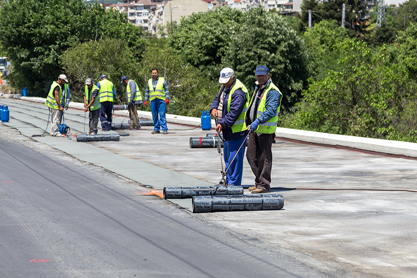 varna-bulgaria-june-2017-construction-worker-construction-site